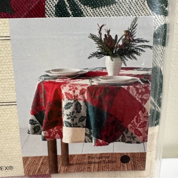 Christmas Round Jacquard Table Cloth - Picture 2 of 5